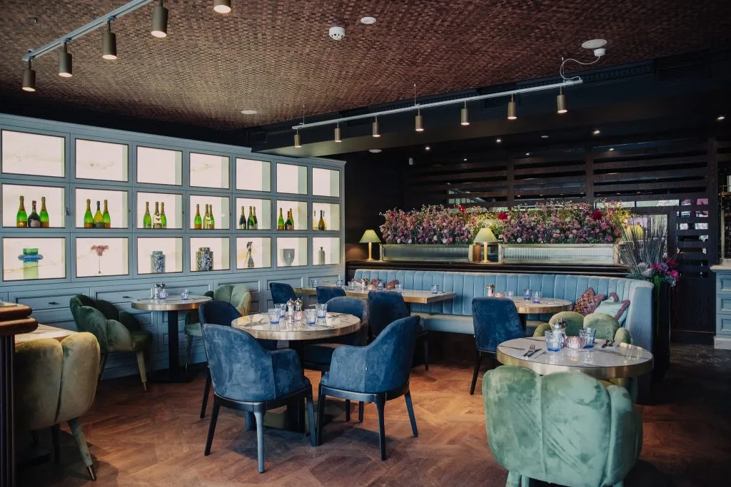 Lucia Winebar image